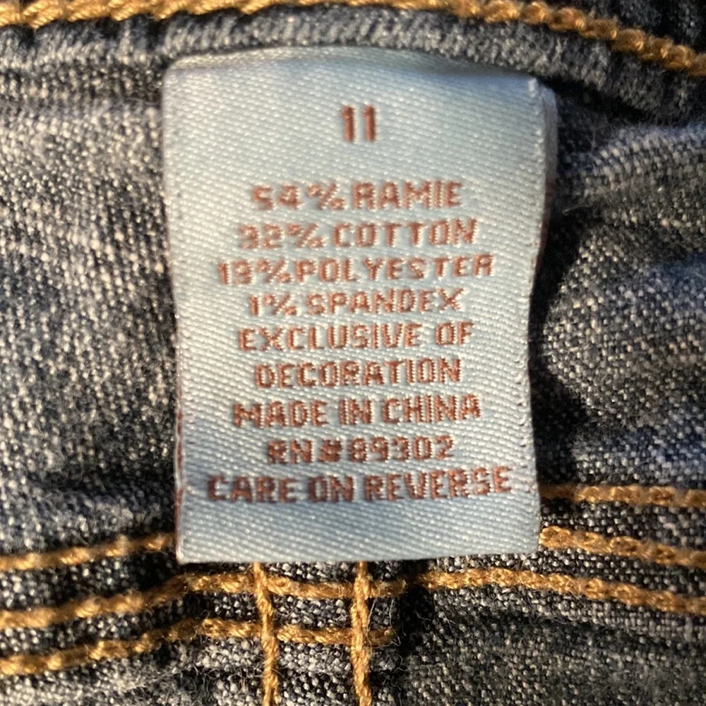 🧡 SO Women’s Denim Capris Juniors (size 11)